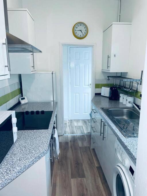 Comfortable Town House In Coventry City Centre Βίλα Εξωτερικό φωτογραφία