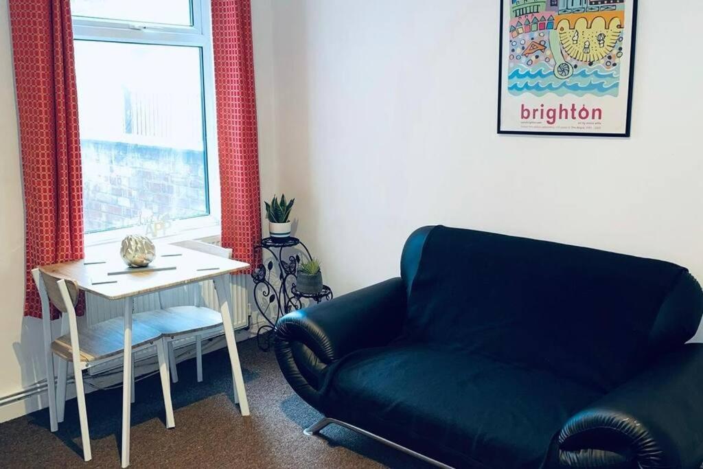 Comfortable Town House In Coventry City Centre Βίλα Εξωτερικό φωτογραφία