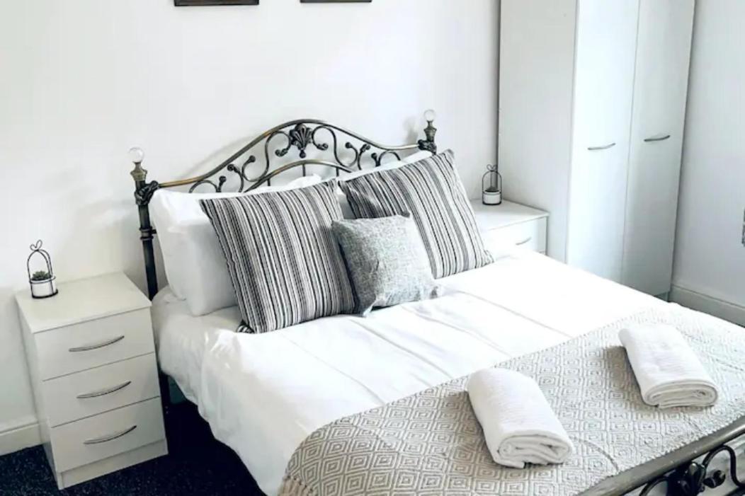 Comfortable Town House In Coventry City Centre Βίλα Εξωτερικό φωτογραφία