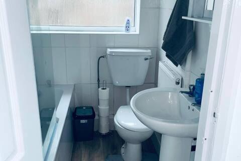 Comfortable Town House In Coventry City Centre Εξωτερικό φωτογραφία