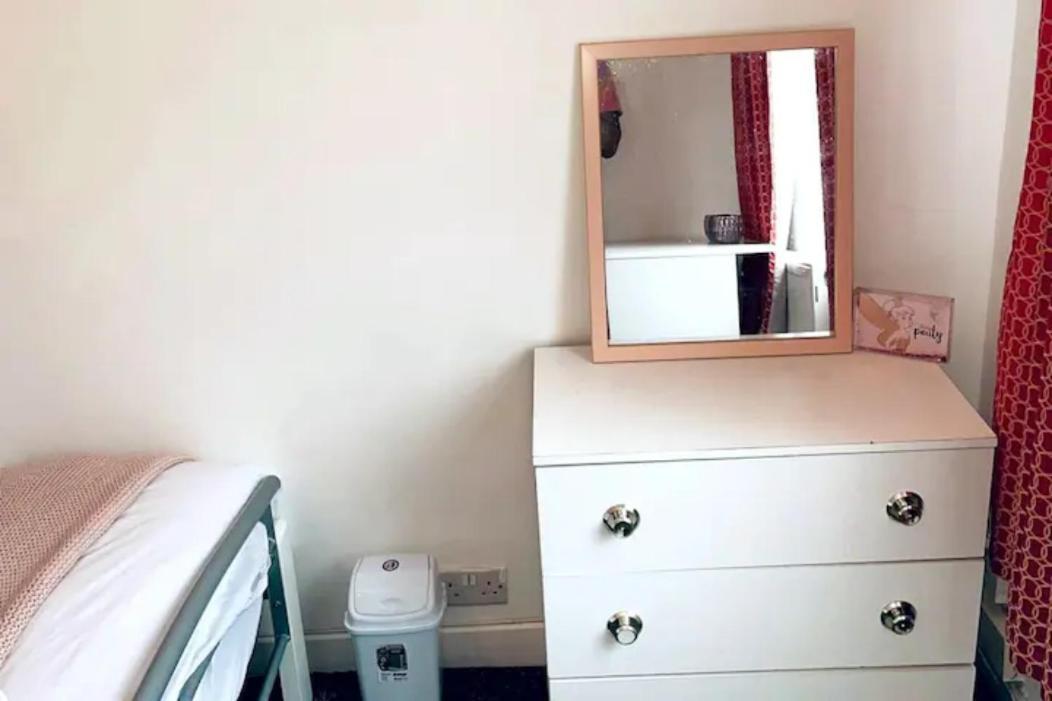 Comfortable Town House In Coventry City Centre Βίλα Εξωτερικό φωτογραφία