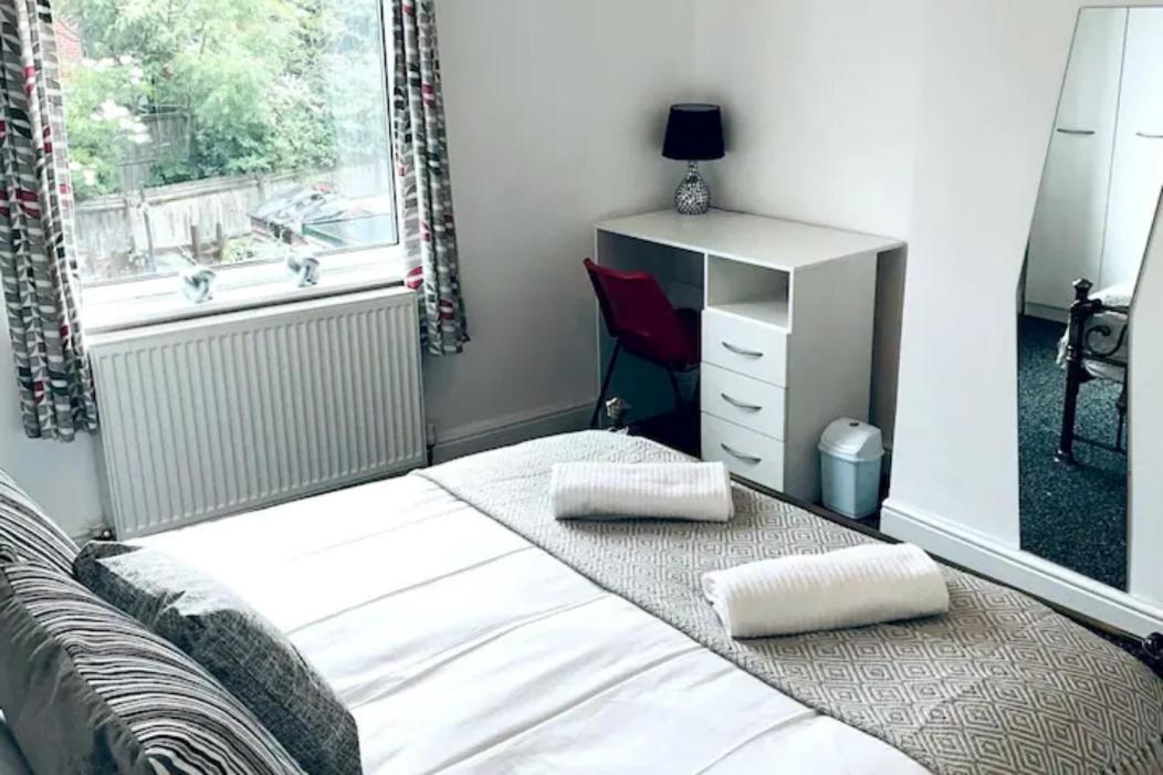Comfortable Town House In Coventry City Centre Εξωτερικό φωτογραφία